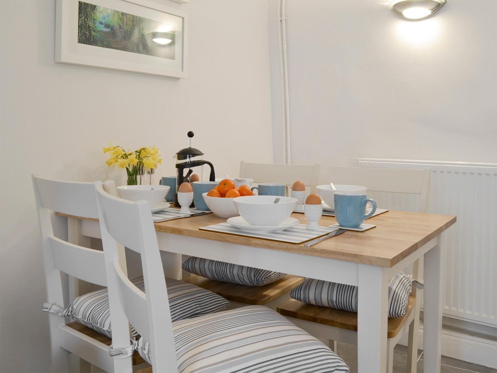 Teal Cottage Инстоу Екстериор снимка